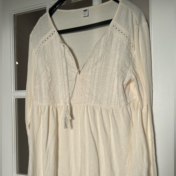 Old Navy Cream long sleeved top - Picture 1 of 3
